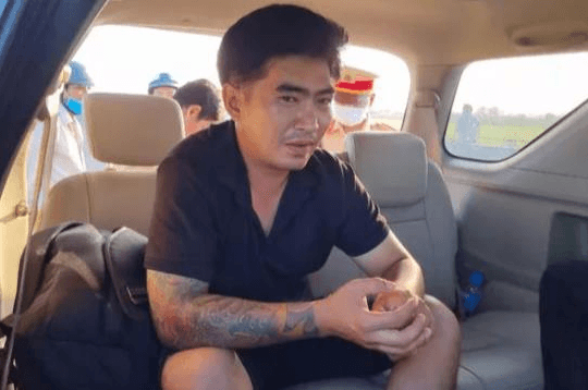 Bắt đối tượng dùng súng cướp taxi trên cao tốc