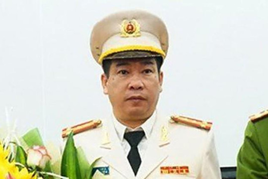 Vợ ông Phùng Anh Lê bị cáo buộc đọc cho nhân chứng viết thư xin lỗi chồng mình