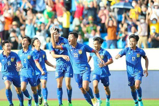 Dẫn trước U23 Singapore 2-0, Lào đánh rơi chiến thắng phút bù giờ