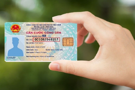 Dùng căn cước công dân gắn chip để rút tiền tại ATM