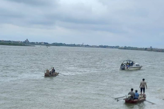 Tìm thấy thi thể ba mẹ con nữ giáo viên sau 2 ngày mất tích