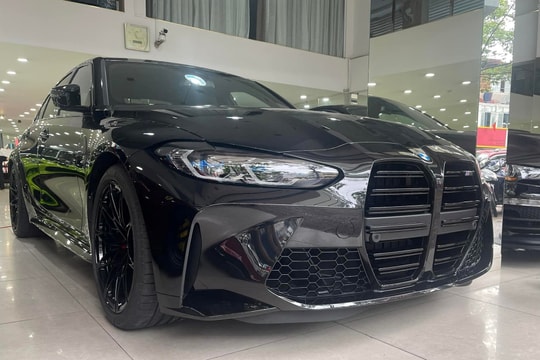 BMW M3 2022 dùng số sàn đầu tiên về Việt Nam