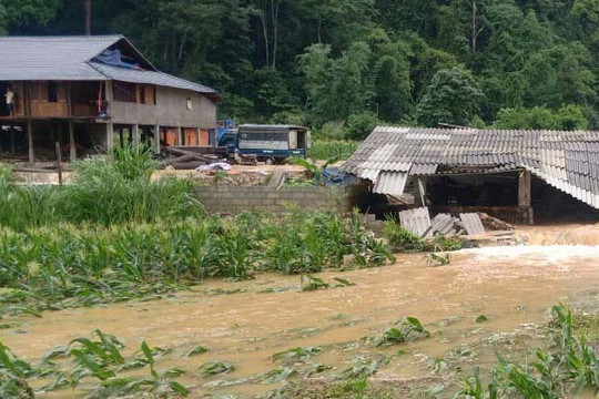 Cao Bằng: Một cháu nhỏ bị lũ cuốn trôi