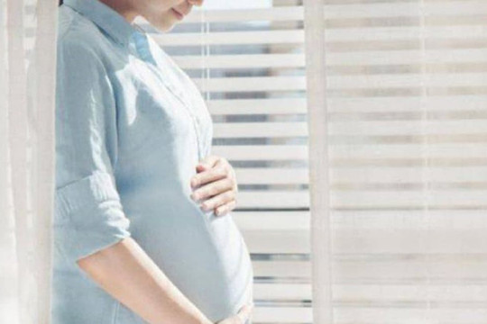 Sau khi mang thai đừng mắc phải 3 thói quen xấu này sẽ khiến chất lượng nước ối kém đi, mẹ bầu cần lưu ý