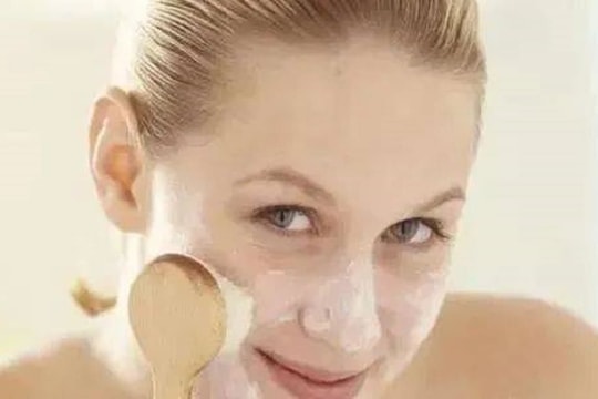 4 lợi ích chính của việc rửa mặt bằng nước muối, thứ 3 ít ai biết đến, giờ biết cũng chưa muộn!