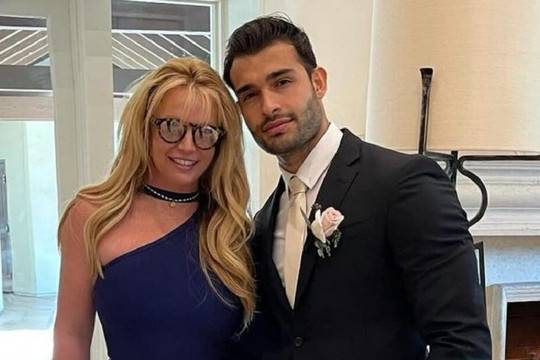 Britney Spears bị sảy thai khi vừa tiết lộ đã ấn định ngày cưới