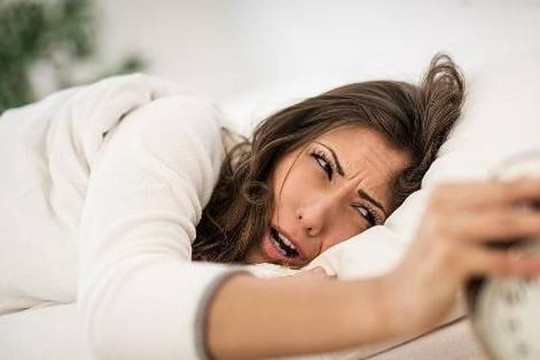 Buổi tối trước khi đi ngủ, những người phụ nữ thường làm những việc này sẽ âm thầm 'lão hoá' sớm