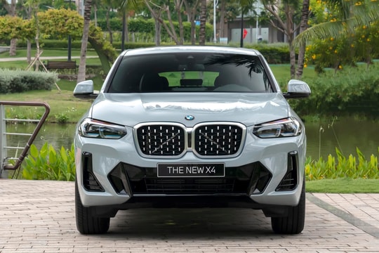 BMW X4 2022 chính hãng về Việt Nam, giá 3,279 tỉ đồng