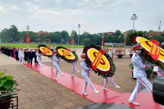 Lãnh đạo Đảng, Nhà nước vào Lăng viếng Chủ tịch Hồ Chí Minh