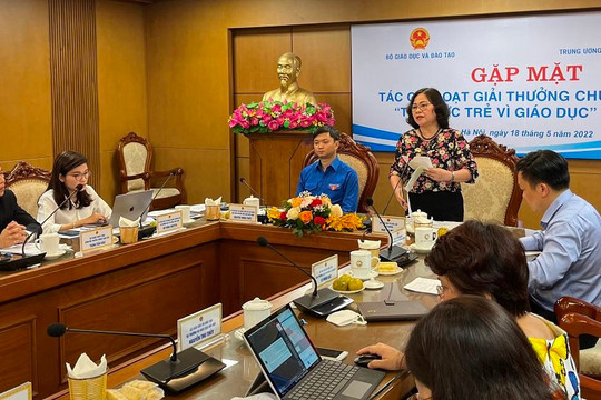 Bộ GDĐT gặp mặt tác giả, nhóm tác giả lọt vào chung khảo chương trình Tri thức trẻ vì giáo dục năm 2021