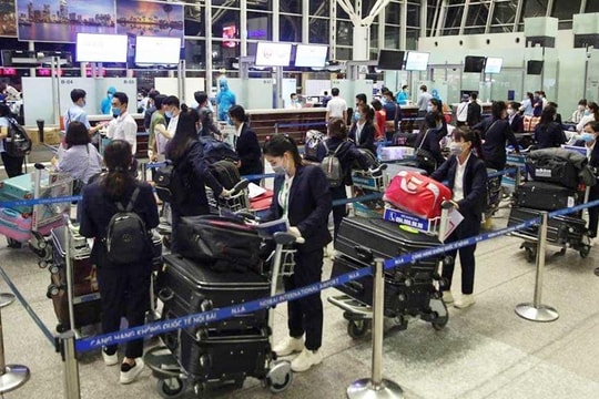 Đôi vợ chồng ở Hà Nội lĩnh án tù vì đưa người trốn đi nước ngoài