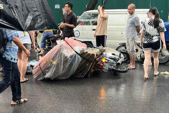 Truy tìm nữ tài xế bỏ chạy sau va chạm giao thông gây chết người ở Hà Nội