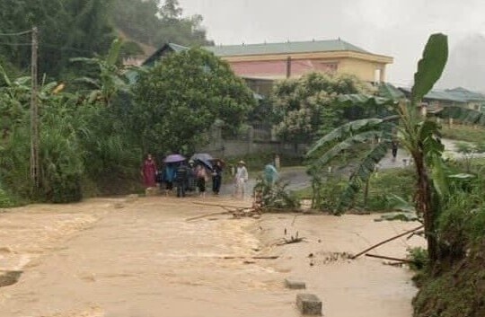 Người đàn ông ở Hòa Bình bị lũ cuốn tử vong