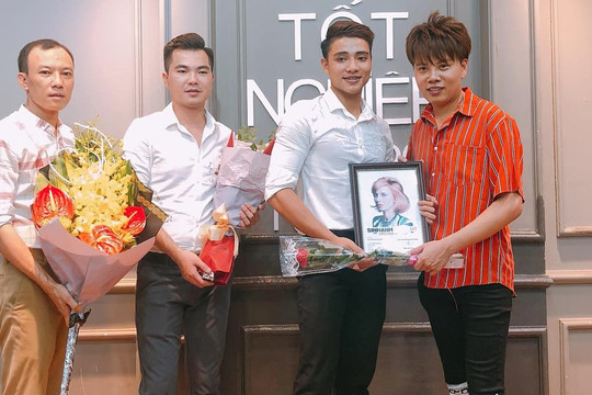Ông chủ chuỗi salon tóc nổi tiếng Nhữ Sinh Anh truyền đam mê cho giới trẻ