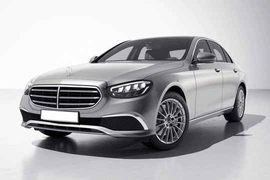 Mercedes E-Class 2022 tăng giá gần 180 triệu đồng tại Việt Nam