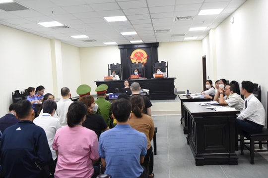 Lên mạng xã hội giao dịch, môi giới, mua bán trẻ em