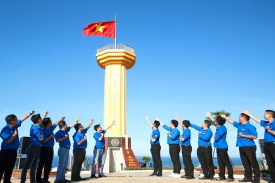 Đảng ủy Agribank chú trọng công phát triển đảng viên từ tổ chức Công đoàn và Đoàn thanh niên 
