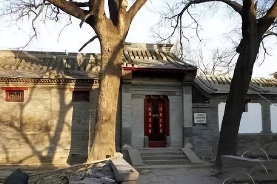 Người xưa nói: 'Trước cửa ít trồng cây, sau nhà không mở cửa sổ', có ý nghĩa không? Tại sao chúng ta không thể mở cửa sổ sau nhà?