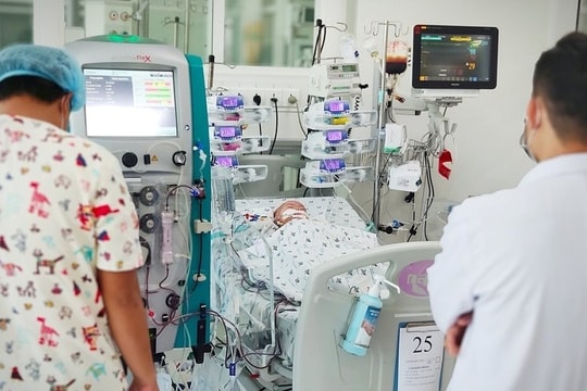 Ca mắc bệnh tay chân miệng ở Hà Nội tăng, lo ngại "dịch chồng dịch"