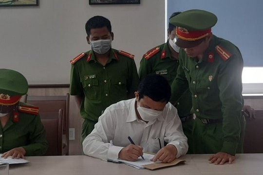 Bắt Giám đốc CDC Đắk Lắk trong vụ Việt Á