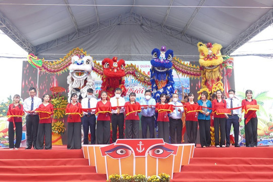 Đến Bến Bình Đông thưởng thức trái cây Bến Tre, Vĩnh Long

