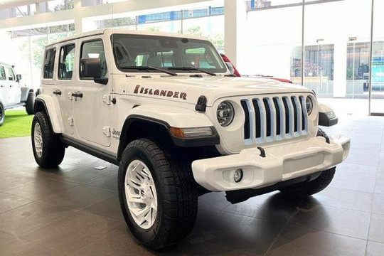 Jeep Wrangler Islander đầu tiên về Việt Nam giá 3,316 tỷ đồng