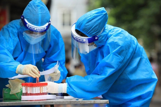 Hơn 1,22 triệu người mắc Covid-19 đang giám sát