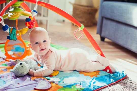 Cách kích thích sự phát triển của trẻ sơ sinh 0-6 tháng tuổi, cha mẹ nào cũng nên biết