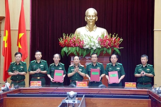 Trung tướng Đỗ Danh Vượng bàn giao nhiệm vụ Bí thư Đảng ủy, Chính ủy Bộ đội Biên phòng