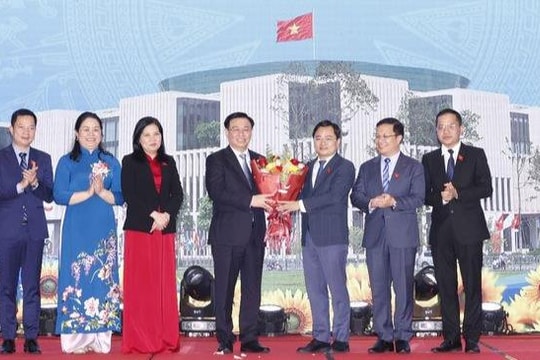 Chủ tịch Quốc hội Vương Đình Huệ gặp mặt Nhóm đại biểu Quốc hội trẻ