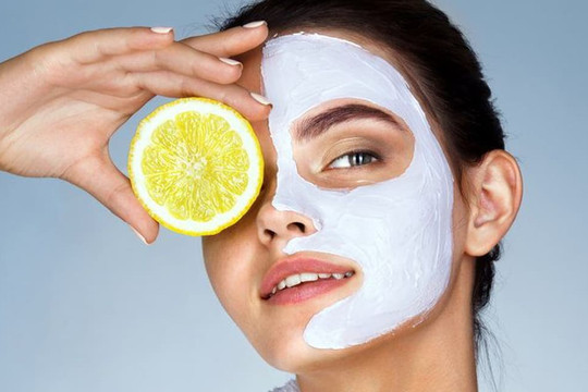 Cách giảm dầu nhờn trên mặt trong thời tiết oi nóng nhờ những loại mặt nạ tự nhiên có thể làm tại nhà
