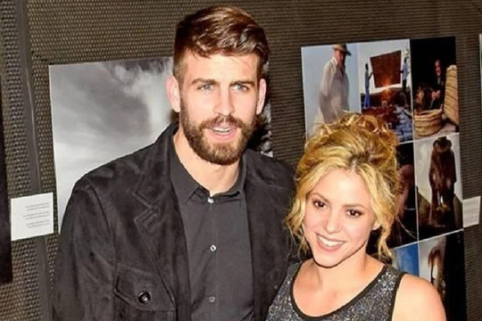 Ca sĩ Shakira chia tay trung vệ Gerard Pique sau gần 12 năm yêu vì bạn trai ngoại tình