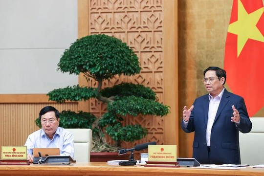 Xây dựng văn bản thể chế hóa chủ trương khuyến khích và bảo vệ cán bộ dám nghĩ, dám làm