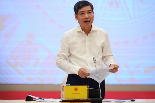 Bộ Tài chính đề xuất giảm thuế nhập khẩu xăng dầu xuống 12%