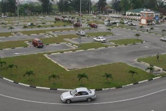 Nhiều địa phương tạm ngừng sát hạch lái xe ô tô