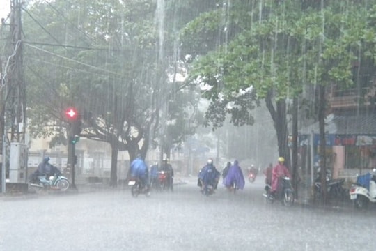 Mưa dông ở khu vực Bắc Bộ và Thanh Hóa có khả năng kéo dài đến khoảng ngày 16/8