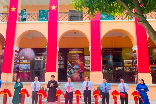 Triển lãm chuyên đề 'Về nơi lưu dấu chân Người' tại TP Hồ Chí Minh
