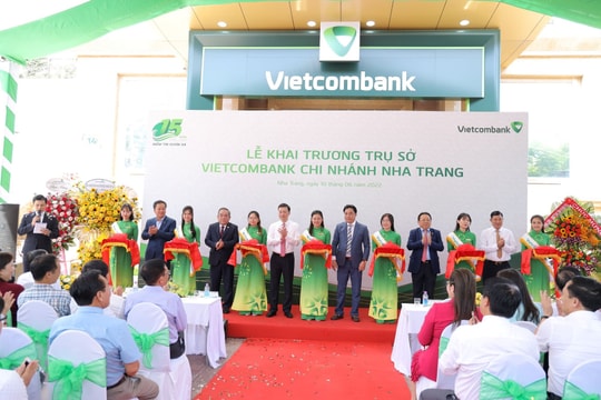 Vietcombank Nha Trang khánh thành trụ sở hoạt động mới
