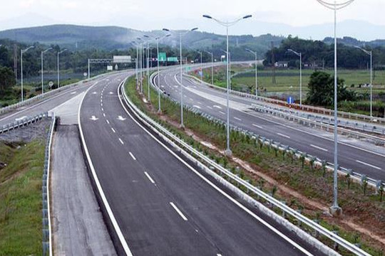 Xem xét chủ trương đầu tư đường bộ cao tốc Dầu Giây - Tân Phú
