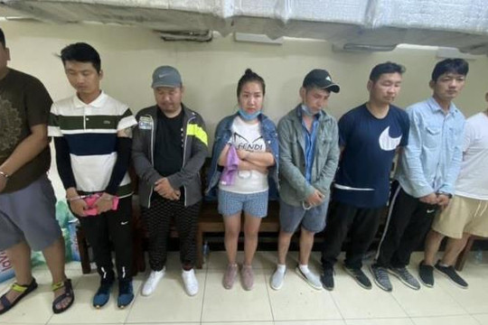 Bắt nhóm người Mông Cổ trộm thẻ visa, lấy hơn 1 tỷ đồng để mua vàng, trang sức