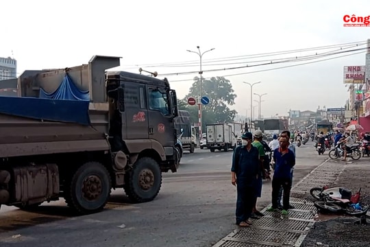 Đồng Nai: Xe ben lại cán chết người