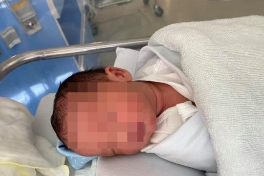 Em bé chào đời từ người mẹ bị ung thư cổ tử cung