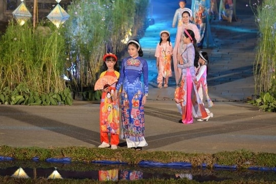 Sẽ tổ chức diễu hành áo dài truyền thống bằng xích lô, xe đạp qua các tuyến đường đẹp nhất TP. Huế