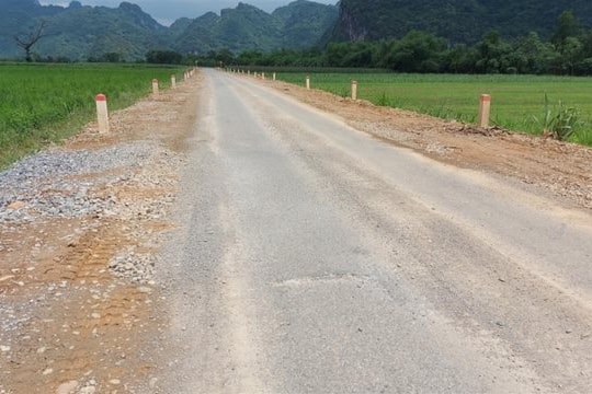 Đường hơn 130 tỷ mới làm xong đã hỏng: Đừng đổ hết lỗi cho xe quá tải