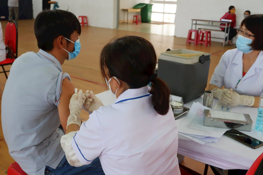 Bình Định xin tạm dừng nhận vaccine phòng Covid-19