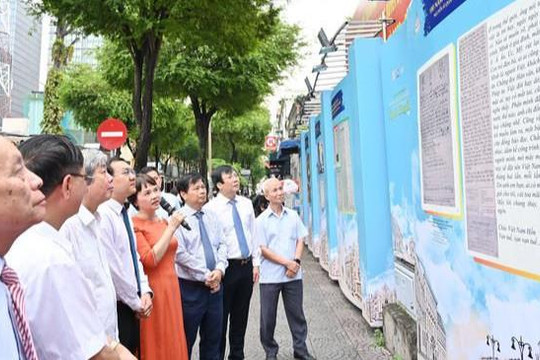Triển lãm chuyên đề “Nhà báo Nguyễn Ái Quốc và 100 năm Báo Người cùng khổ”