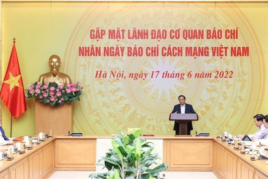 Thủ tướng chia sẻ khó khăn với báo chí, yêu cầu nghiên cứu giải pháp phù hợp để báo chí tăng cường tiềm lực