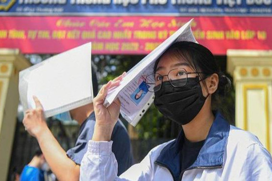 Hà Nội nắng nóng gay gắt trong ngày đầu thi vào lớp 10