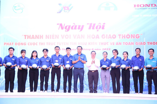 Gần 1.000 đoàn viên, thanh niên Cần Thơ hưởng ứng Ngày hội “Thanh niên với văn hóa giao thông”