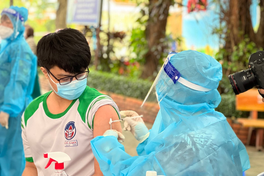 Sẽ tiêm mũi 3 vaccine Covid-19 cho trẻ từ 12-17 tuổi
